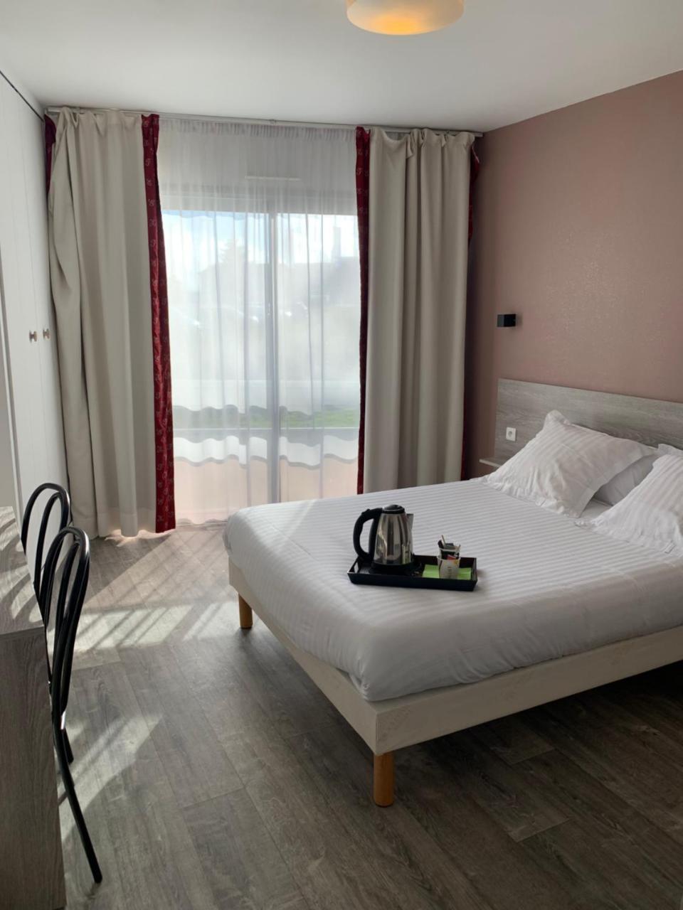 Hotel Au Relais Des Lilas Партене Экстерьер фото